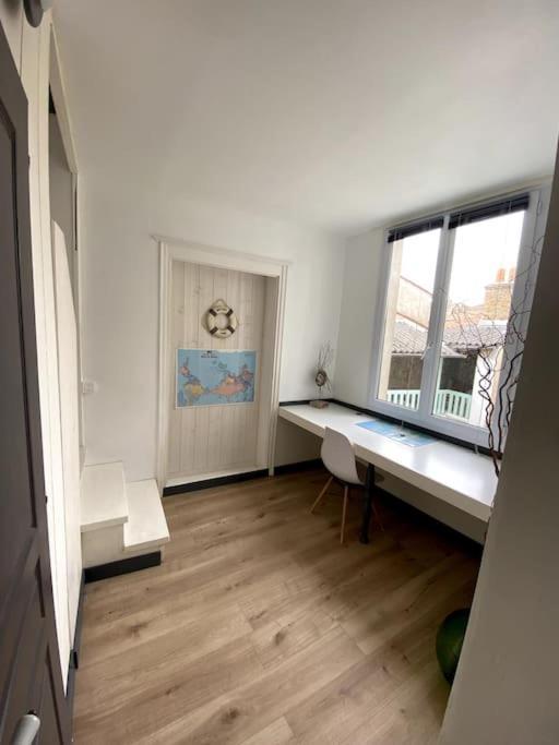 La Maison Du Dauphin Marans  Exteriör bild