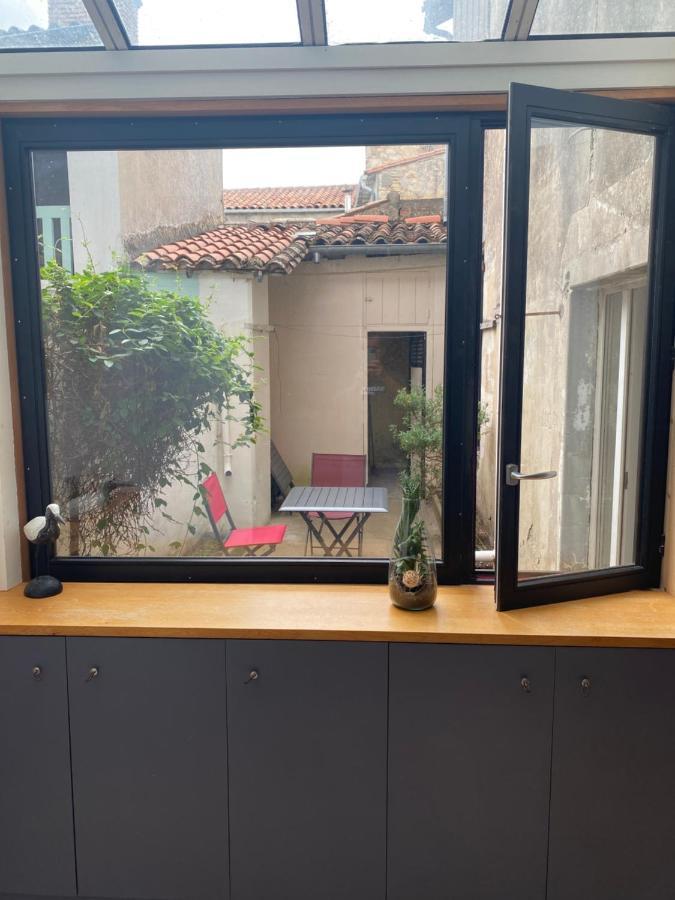 La Maison Du Dauphin Marans  Exteriör bild